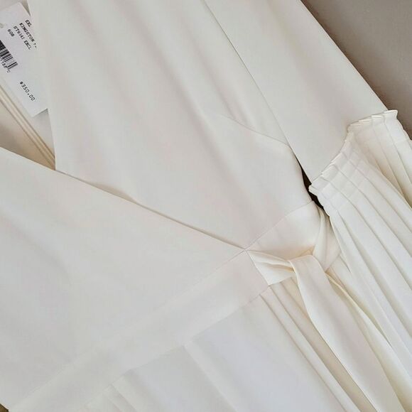 🆕️ INTERMIX Kingston Pleated Long Sleeve Jumpsuit in Ivory White - Picture 12 of 16